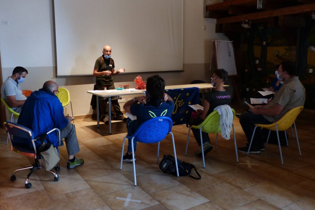3, 2, 1... the training courses for the first national monitoring of wolves in Italy have been launched - Life Wolfalps EU