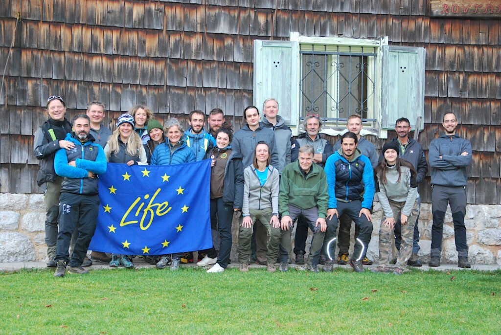 Internationales Projektteam trifft sich auf der Hochebene von Jelovica in Slowenien - Life Wolfalps EU